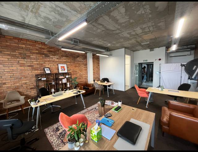62M² OFFICE TO LET IN GREEN POINT